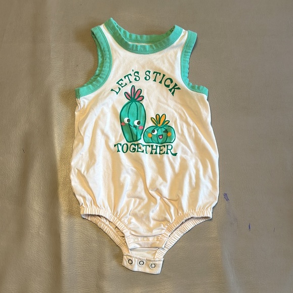 Assorted Baby Rompers and Outfits - Picture 7 of 7